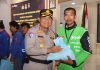 Jalin Kedekatan, Polresta Tangerang Bagikan Sembako untuk Ojol dan Opang