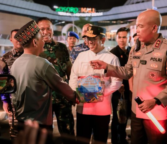 H-5 Lebaran, Gubernur Andra Soni Tinjau Kelancaran Arus Mudik di Penyeberangan Merak–Bakauheni