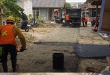 Hotmix Kp . Cijengir Binong Jadi Sorotan, Volume Diduga Dikurangi, Material Dasar Mirip Lumpur, Pengawas Kecamatan Terkesan Acuh.
