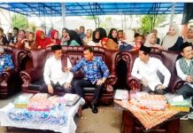 Drs.H.Moch.Maesyal Rasyid Bupati Tangerang,menghadiri Pentas Seni Budaya di Desa Sangiang Kecamatan Sepatan Timur.